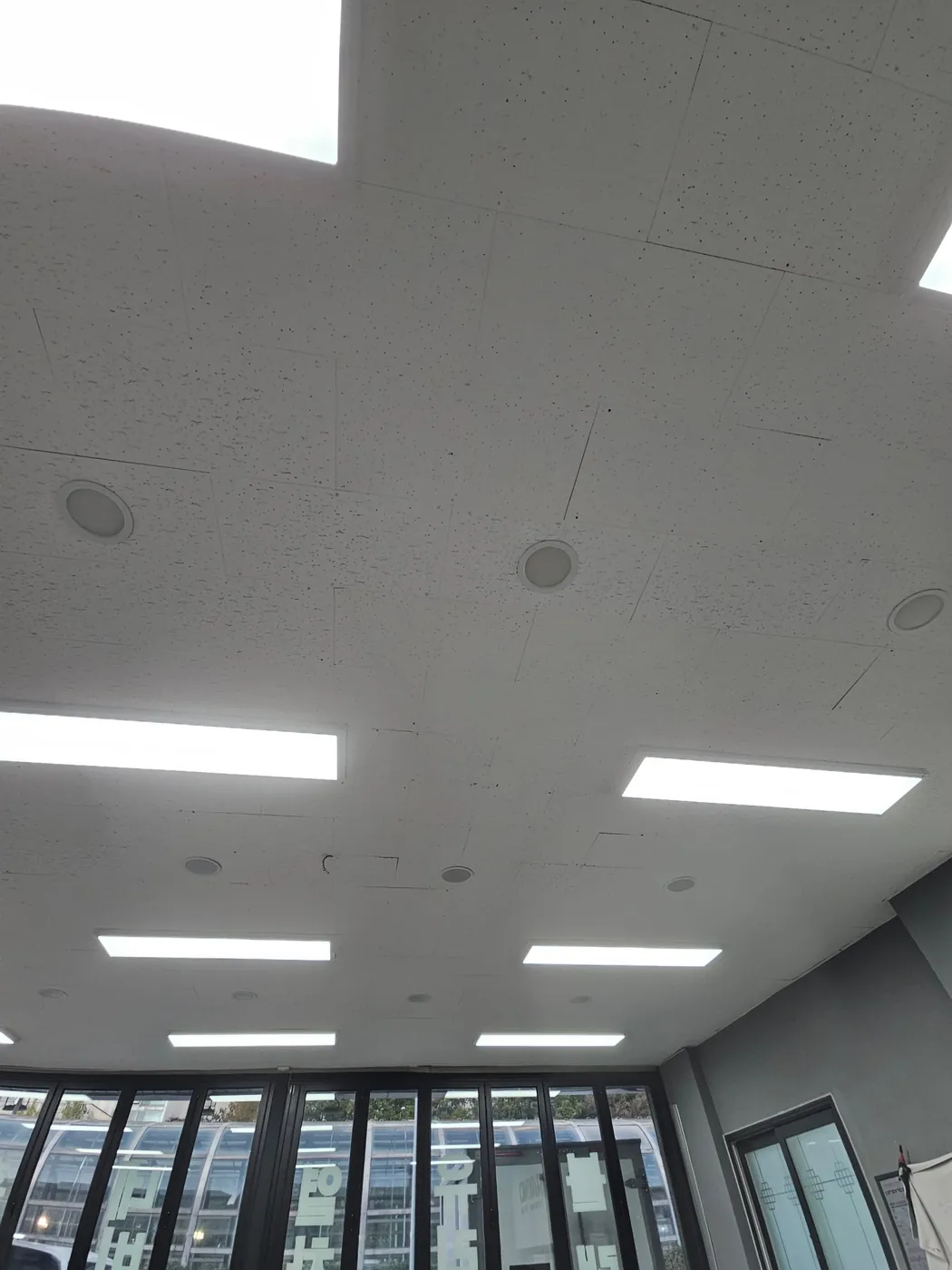매장 LED 평판등 교체 시공